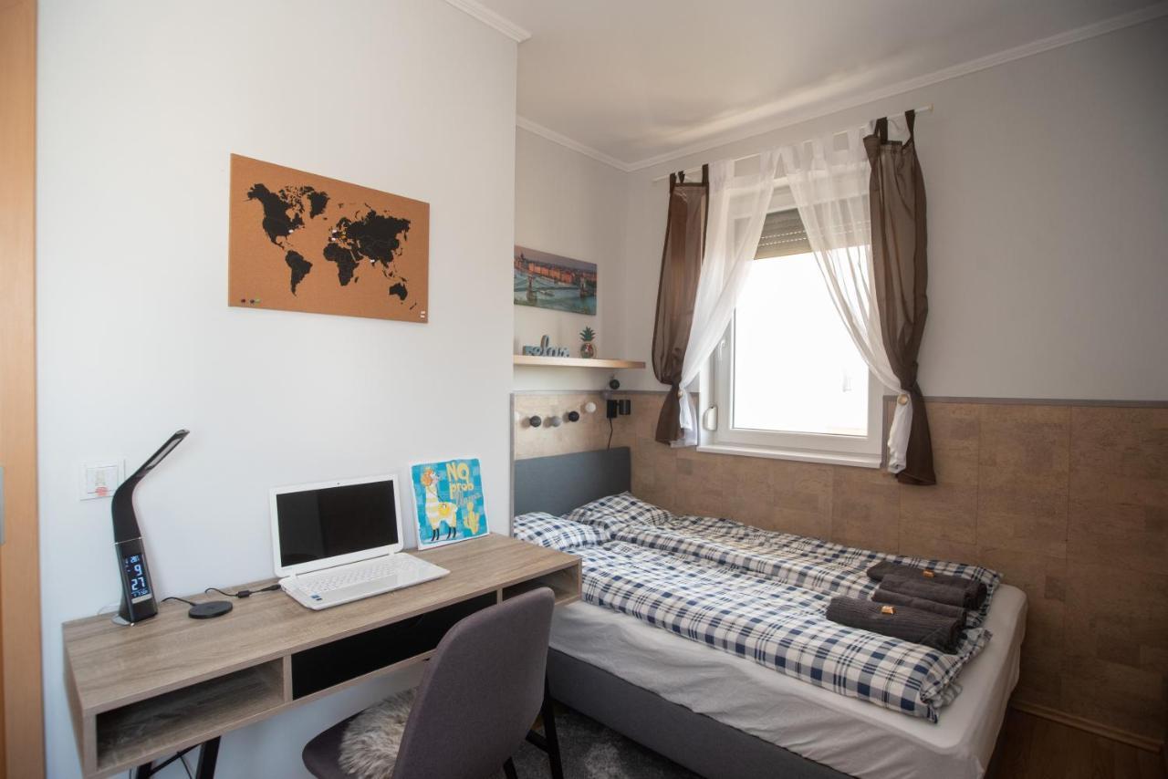 Sunny Home Near Bud With 2Br, Ac And Free Parking Вечийш Екстер'єр фото