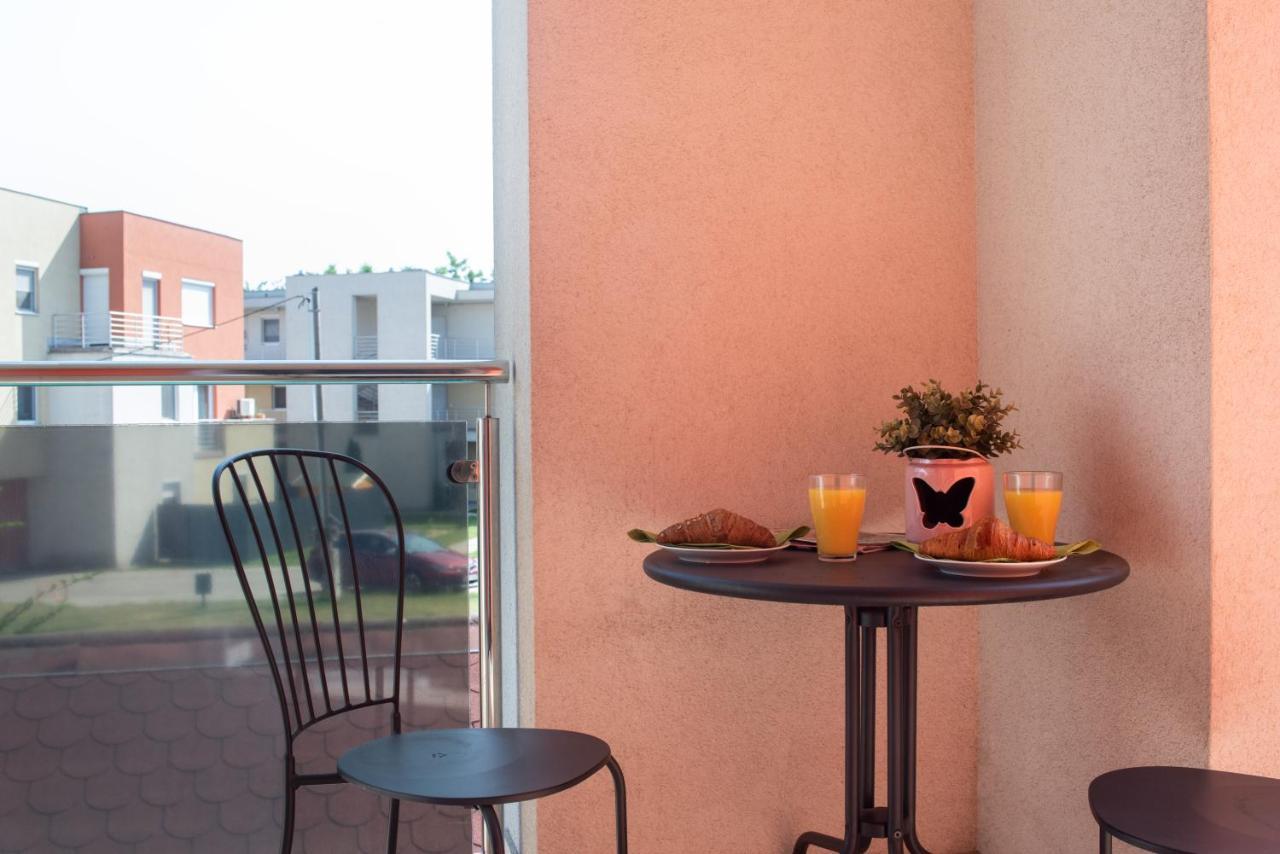 Sunny Home Near Bud With 2Br, Ac And Free Parking Вечийш Екстер'єр фото