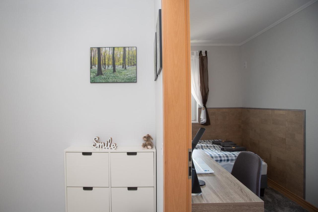 Sunny Home Near Bud With 2Br, Ac And Free Parking Вечийш Екстер'єр фото